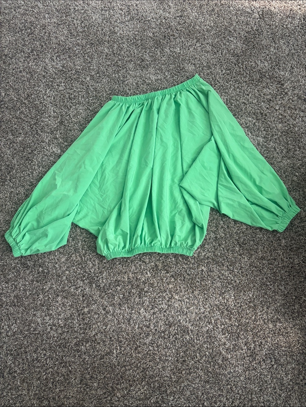 Women's Off-the-Shoulder Bubble Hem Top in Green